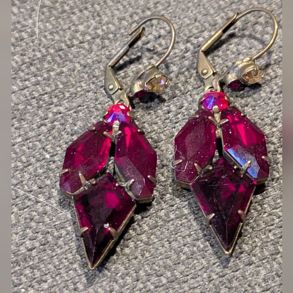Sorrelli Deep Fuchsia Crystal Leaf Drop Earrings - Picture 3 of 3
